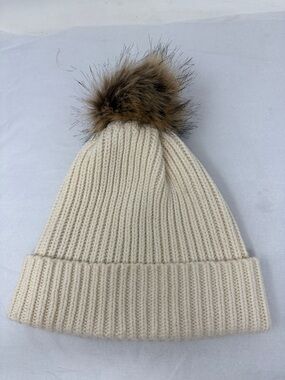 Banana Republic Cream Knit Pom Beanie Faux Fur Pom Cotton Nylon Wool blend